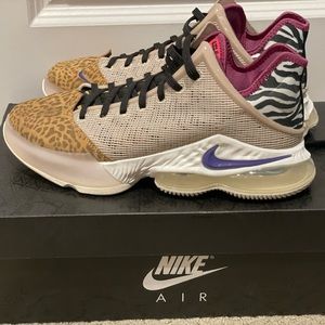 Nike LeBron 19 Low men's size 8.5/Women’s size 10